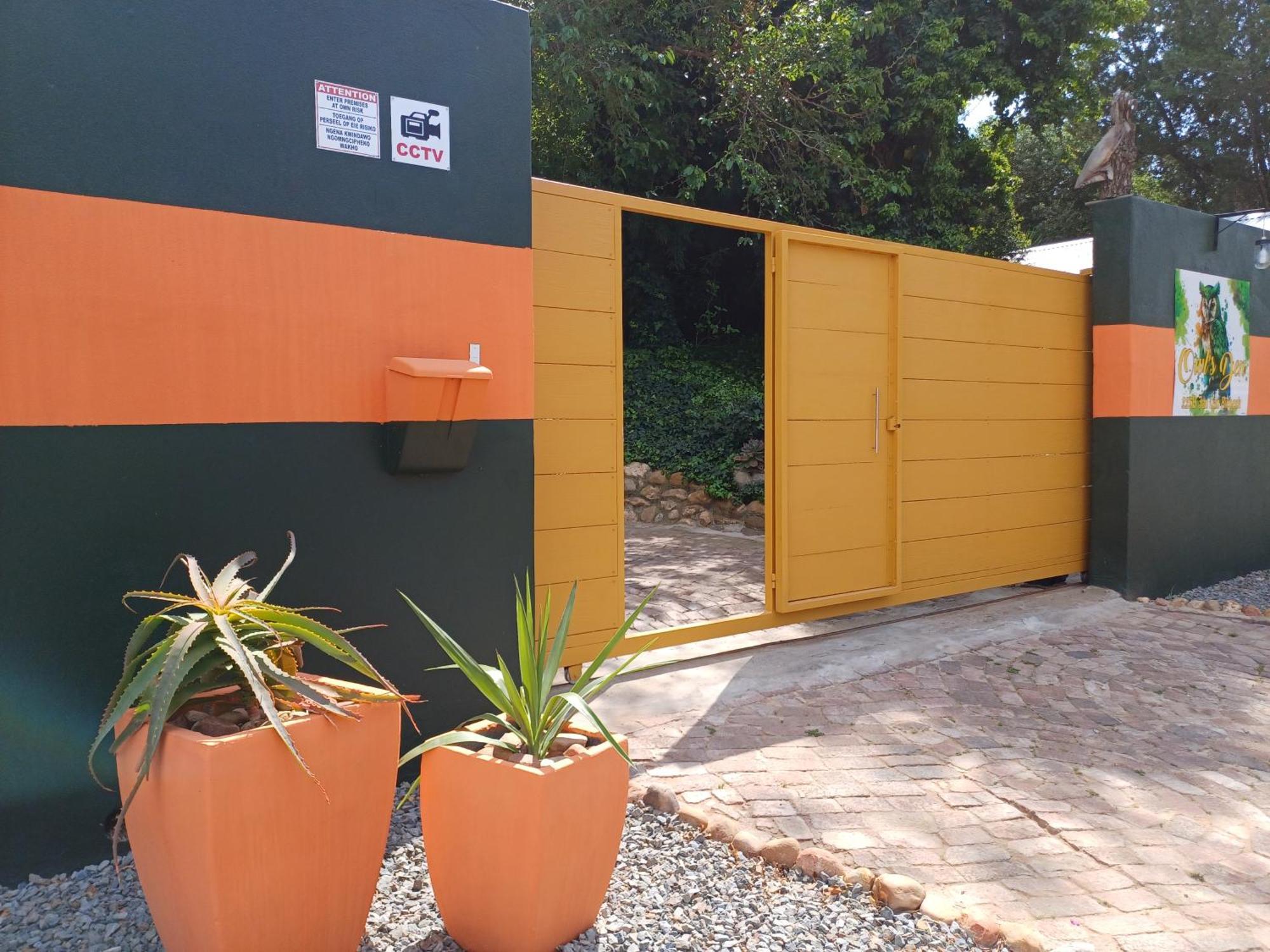 Owl'S Den 2 Apartment Oudtshoorn Exterior photo