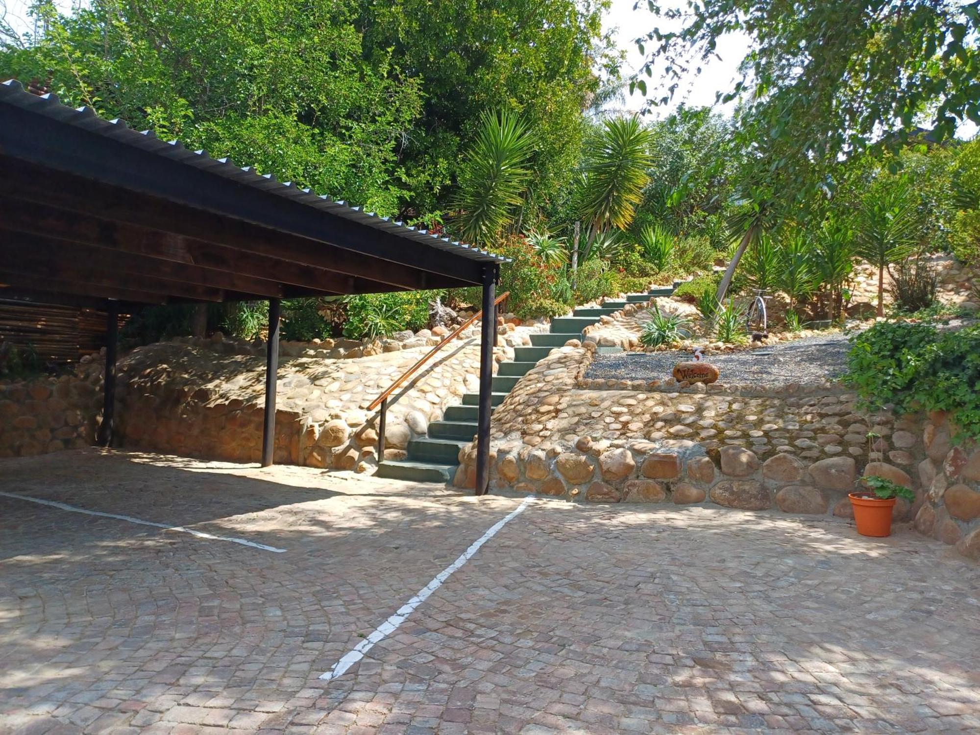 Owl'S Den 2 Apartment Oudtshoorn Exterior photo